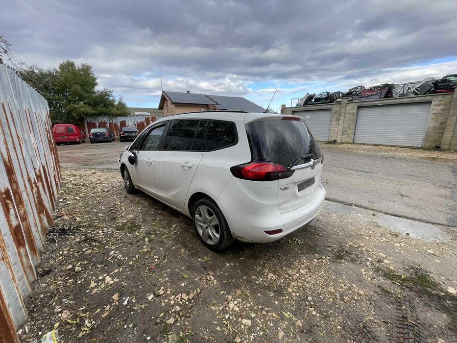 Opel Zafira C Tourer 1.8 на части опел зафира ц 1.8 турер