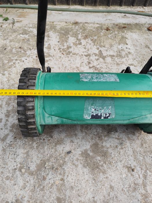 Mașină manuala de tuns iarba