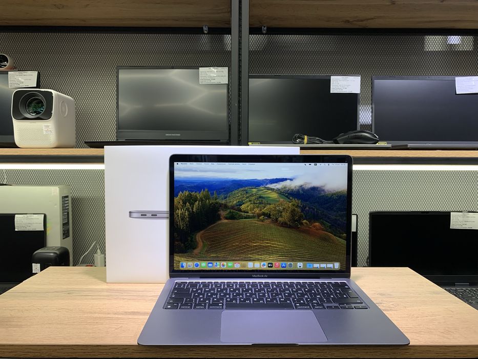 MacBook Air 13-inch, M1, 2020 г. 8/256 GB, Space Gray, 10808/A10