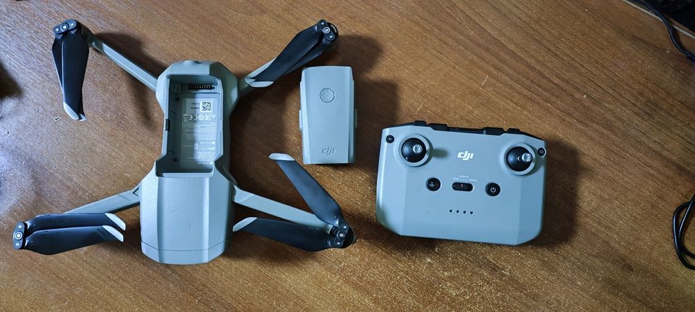 Дрон DJI air 2 в хорошем состоянии, в комплектации стандарт