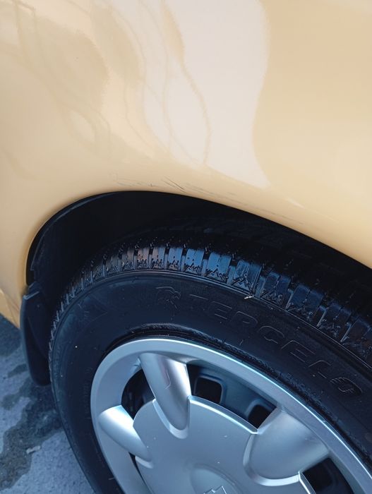 Moshina tayyor mator yangi qilingan yangi prapan quyilgan