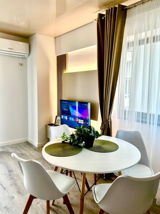 Regim hotelier Adamant Towers