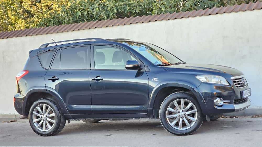 Toyota RAV4 2.2d 177cp 4x4 2012 / BiXenon Trapa Piele Keyless FULL