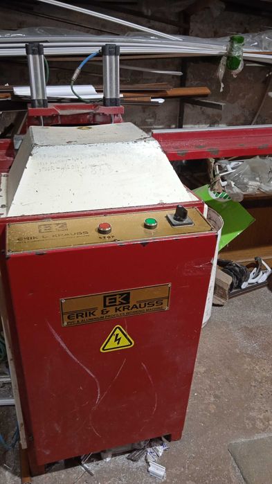 Vând mașină de tăiat baghete