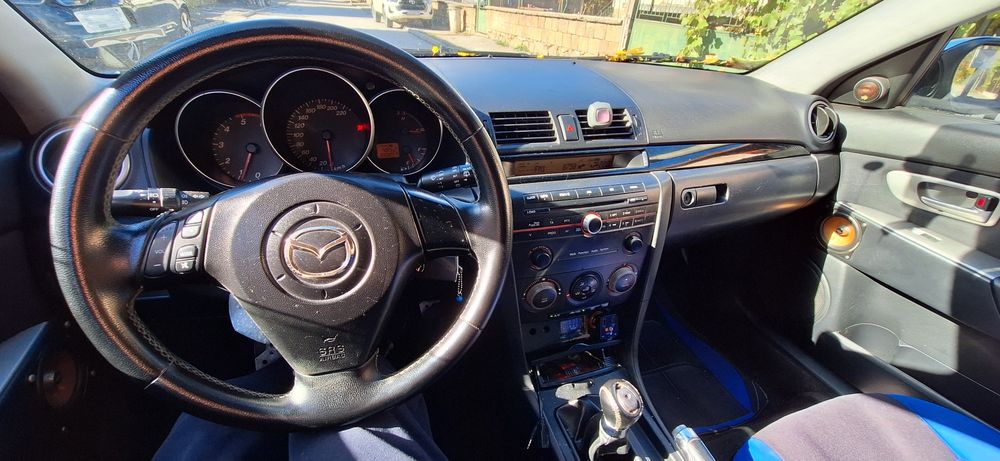 Продавам Мазда 3 1.6 дизел 2005г.