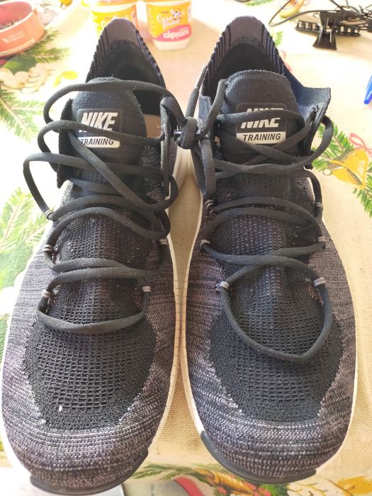 Vând  adidași Nike  nou