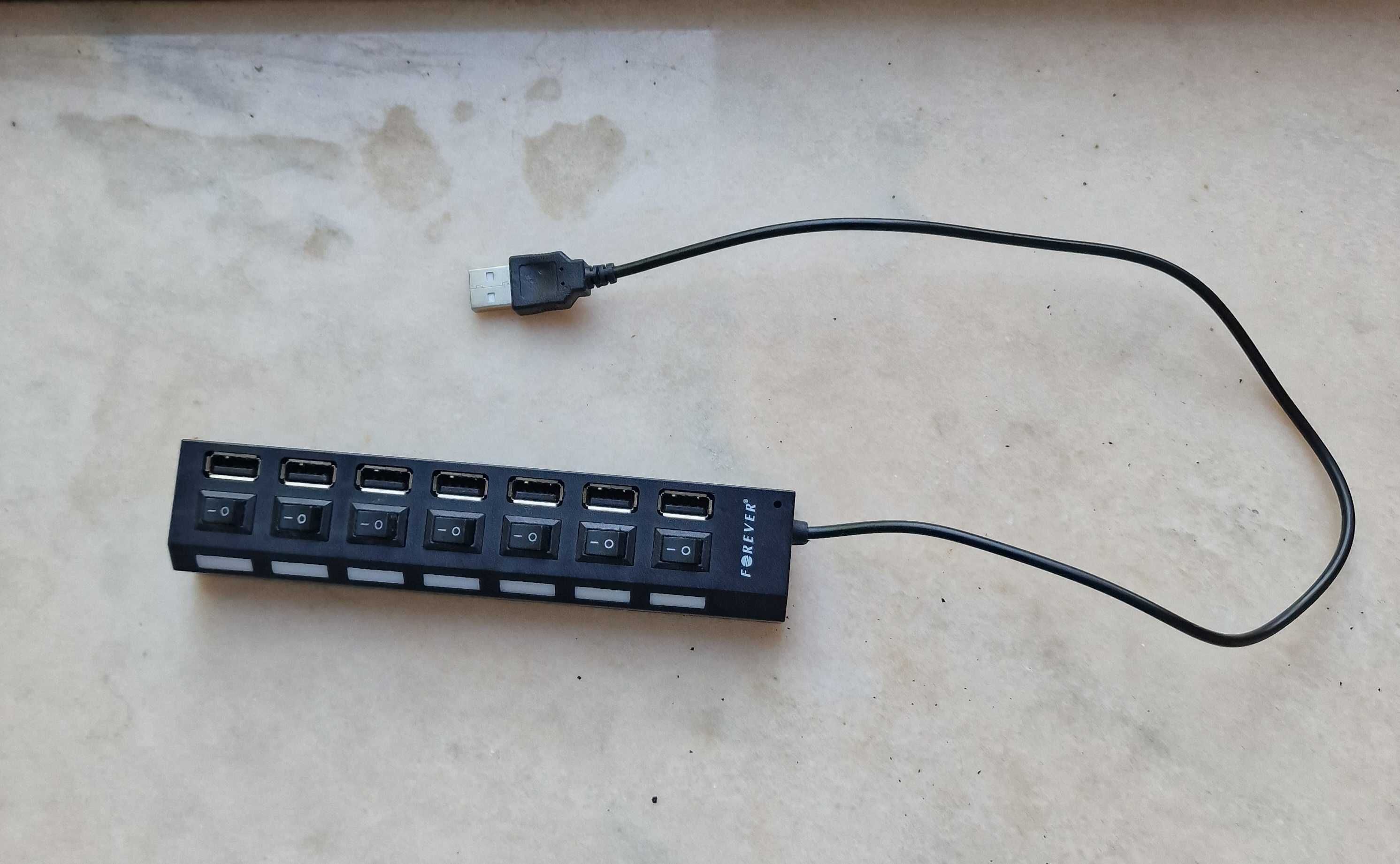 Hub USB cu 8 porturi si întrerupător