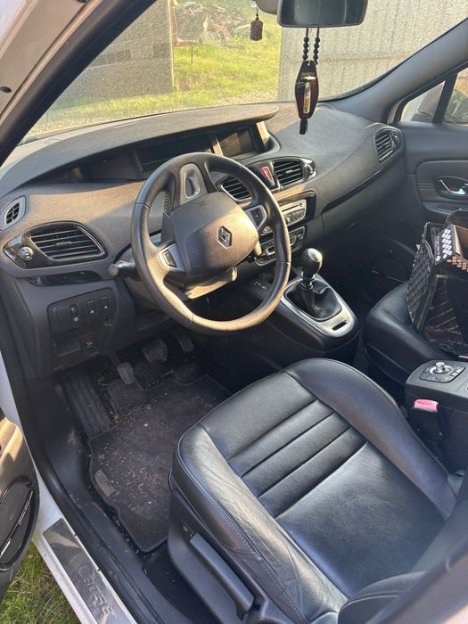 Vând Renault grande scenic