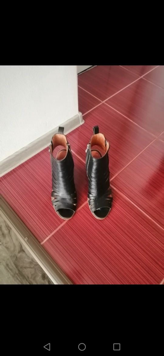 Sandale din piele naturală mărimea 38 Enzo Bertini.