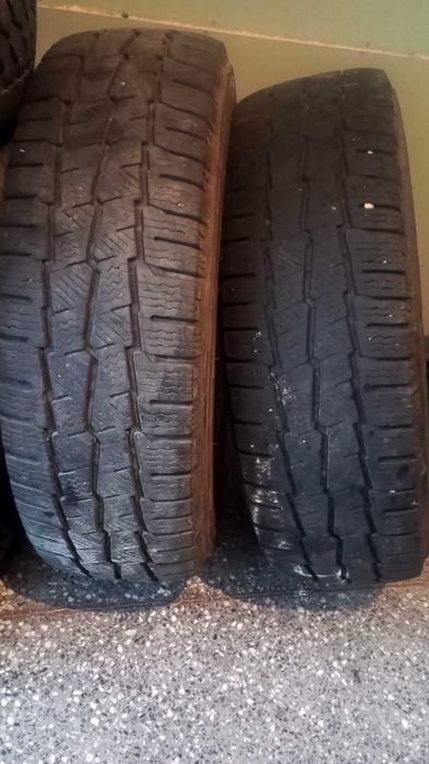 Гуми за бус 215/70/15c