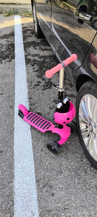 Vând trotineta cu sezut