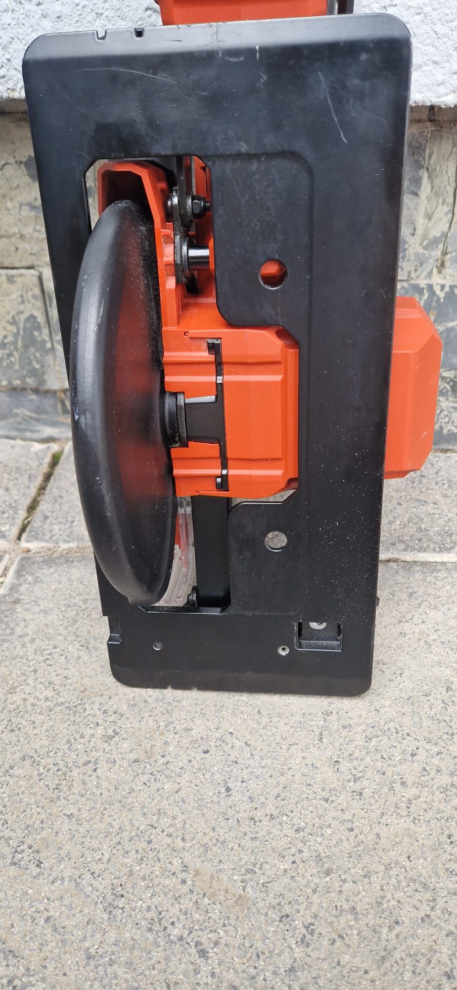 Hilti circular pe acumulator
