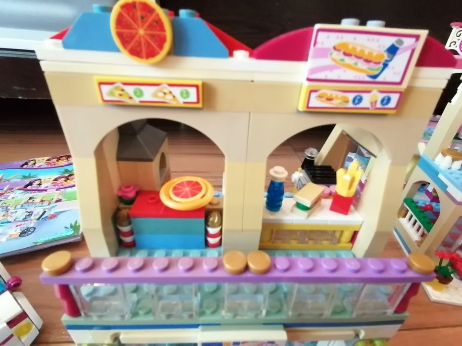 Конструктор Lego Friends 41058 Търговски център Хартлейк