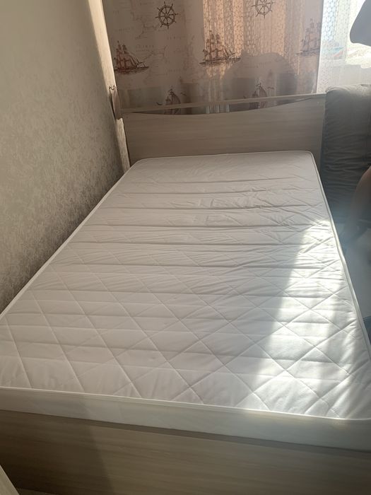 Кровать с матрасом, 1,5 спальная, 2м. /1.27, новая ! Продам недорого !