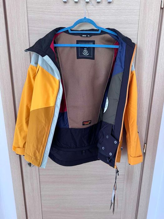 Ново дамско ски/туристическо яке Picture