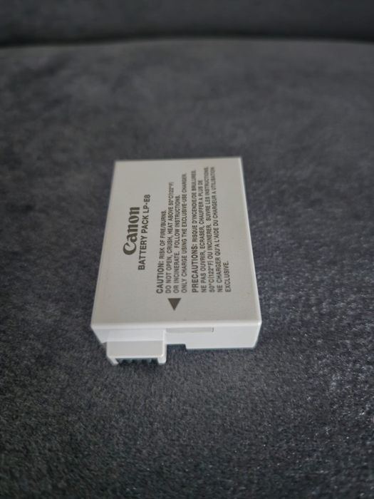 Canon EOS 600D + obiectiv canon zoom lens 18-135 mm image stabilizer