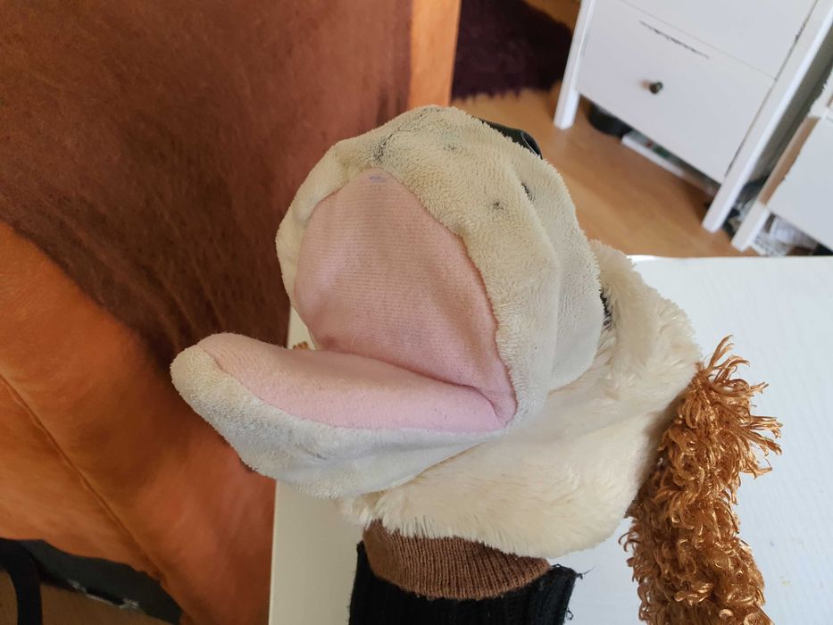 Papusa de mana marioneta cu sunet catelul nazdravan