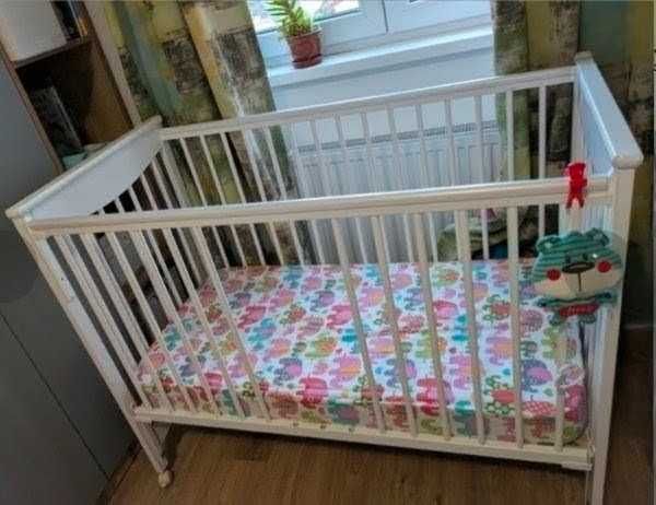 Patut lemn laterala culisanta si saltea ortopedica