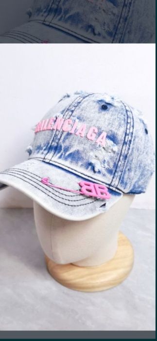 Șapcă Balenciaga model 2026, 8  modele