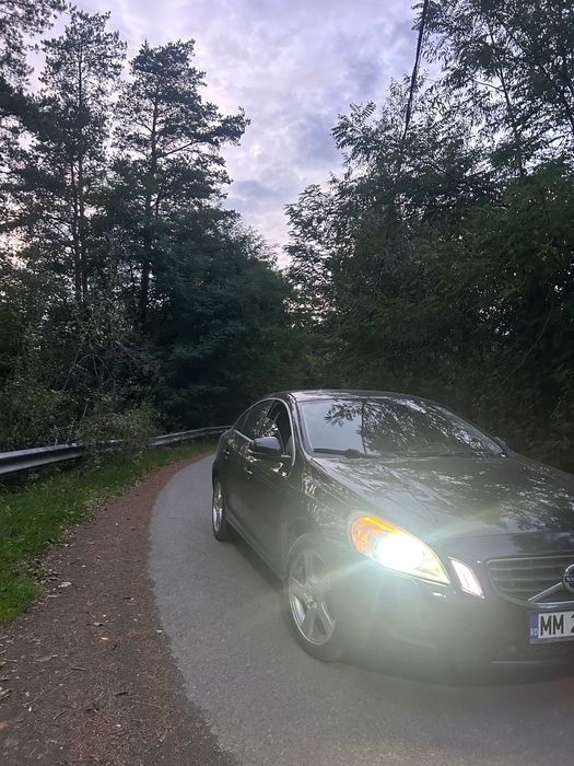 Volvo model  S60