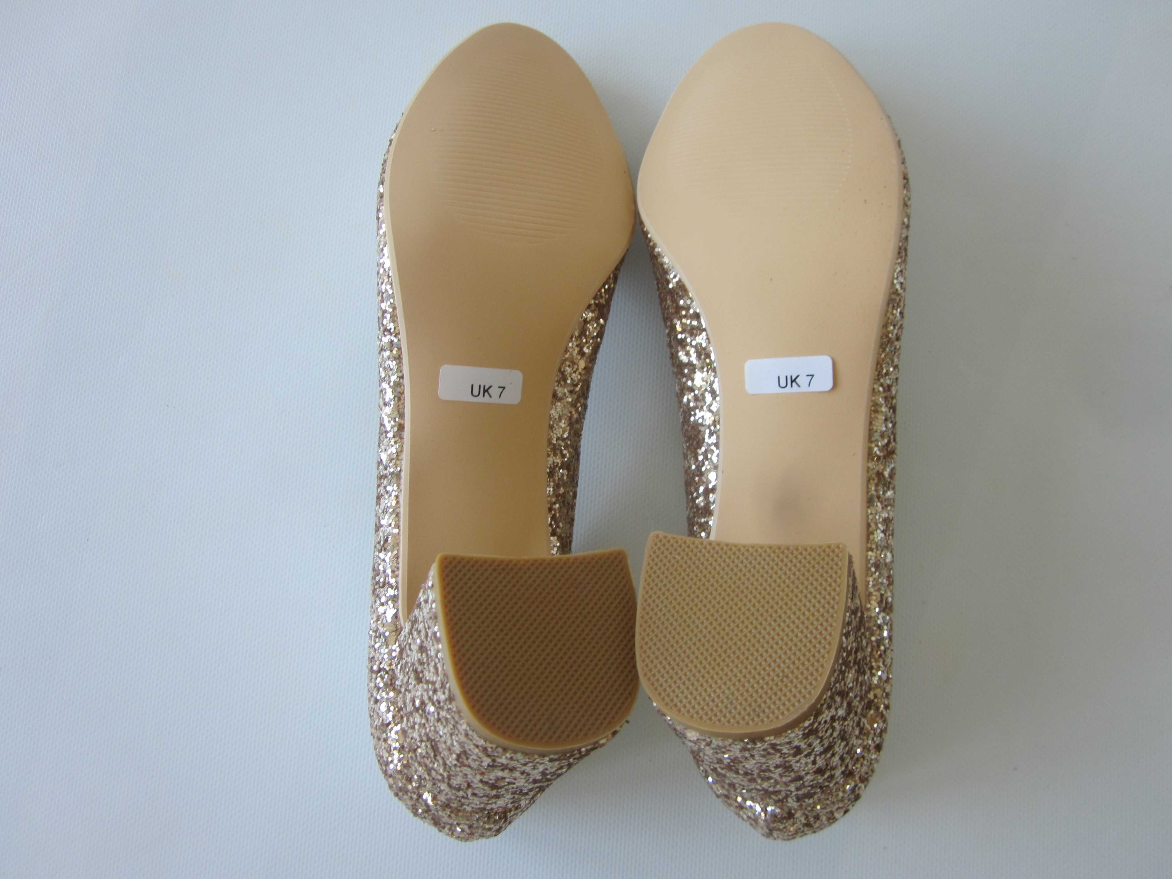 Обувки  Дамски - EUR.41 - стелка 25.5 см - нови