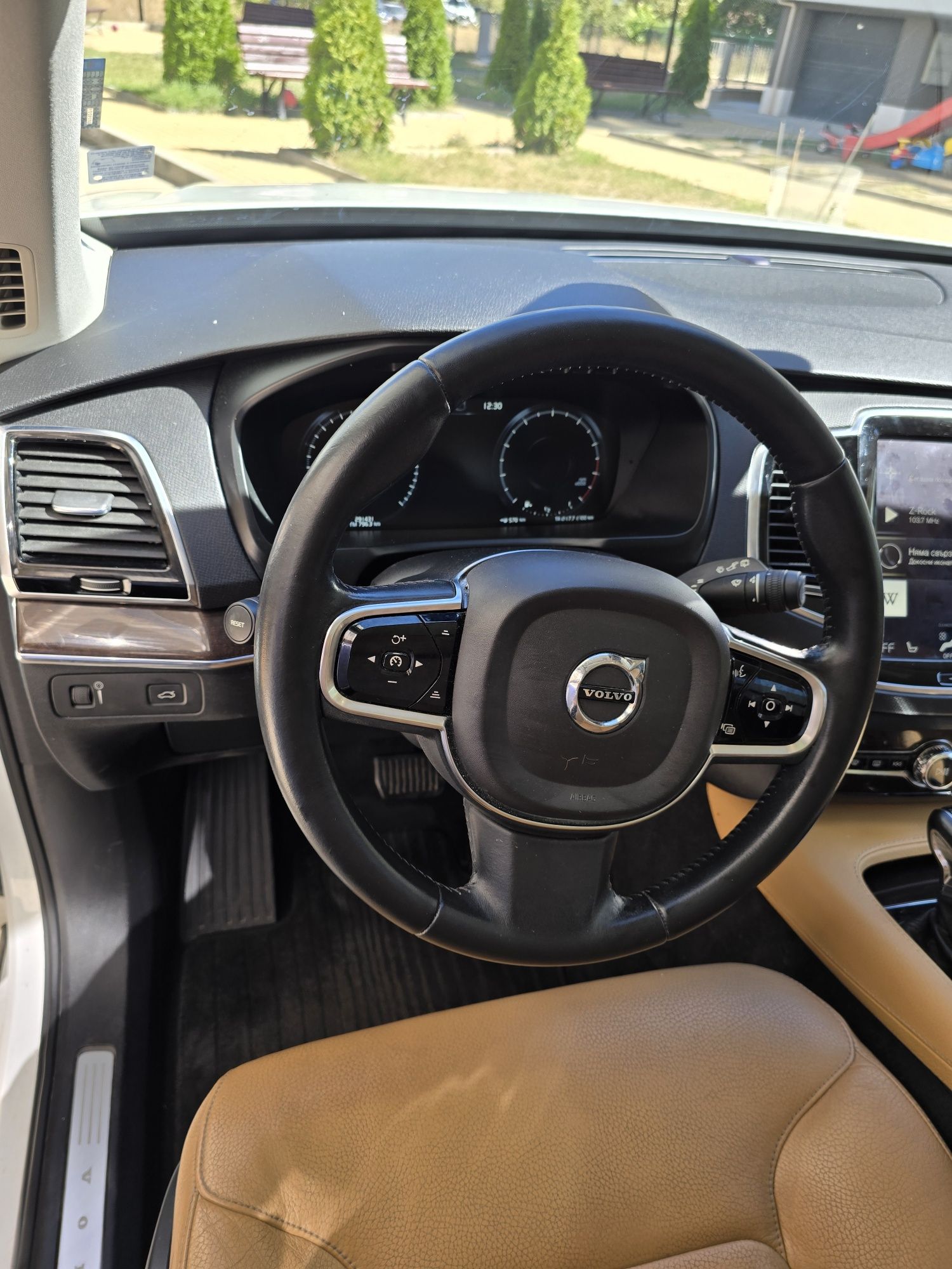 Volvo     XC    90