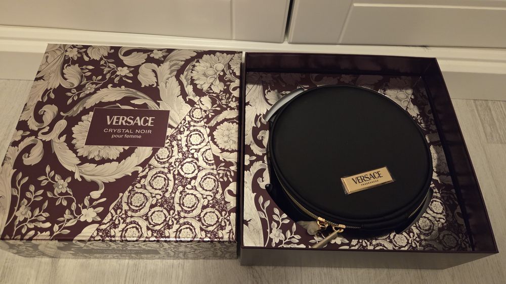 VERSACE-CRYSTAL NOIR 90ml EDP+100ml lotiune corp+100ml Gel dus+geanta