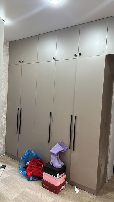 Продам шкаф для прихожей