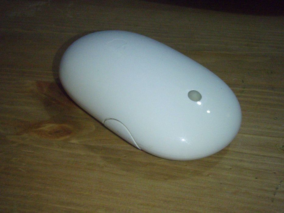 Mouse bluetooth Apple A1197, functional, fara capac baterii