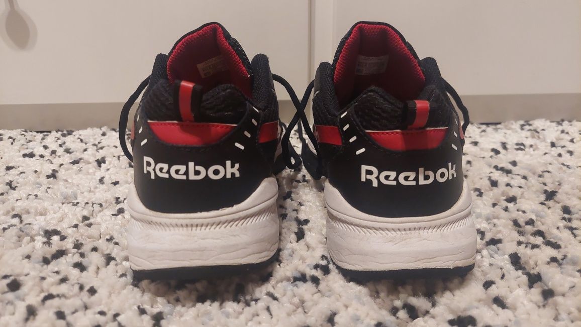 pantofi dama Reebok marimea 38 ieftin!