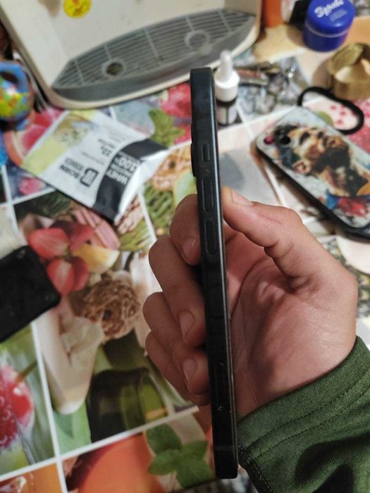 Продавам Iphone 15