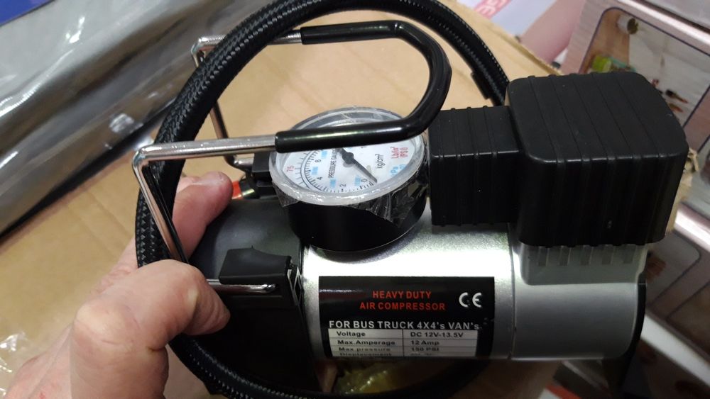 Compresor auto si uz casnic. Nou!