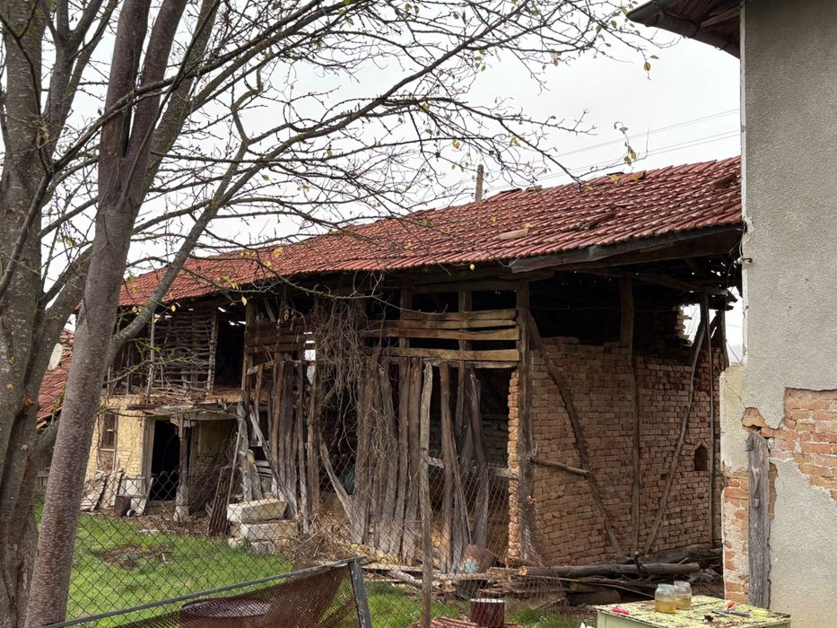 Продавам къща в с. Малки Вършец общ. Севлиево