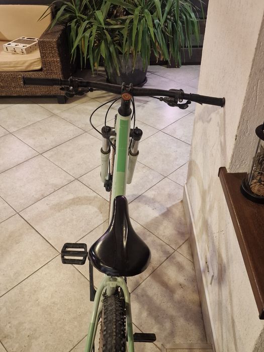 Vând bicicleta cube