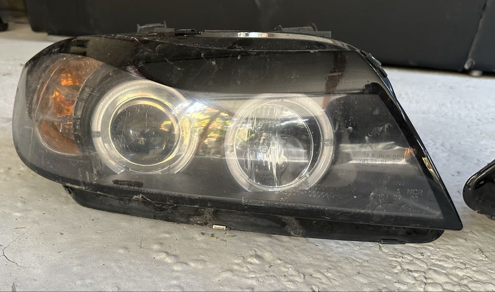 Фарове ангелски очи / angel eyes за БМВ Е90 / BMW E90 (2005/2008)