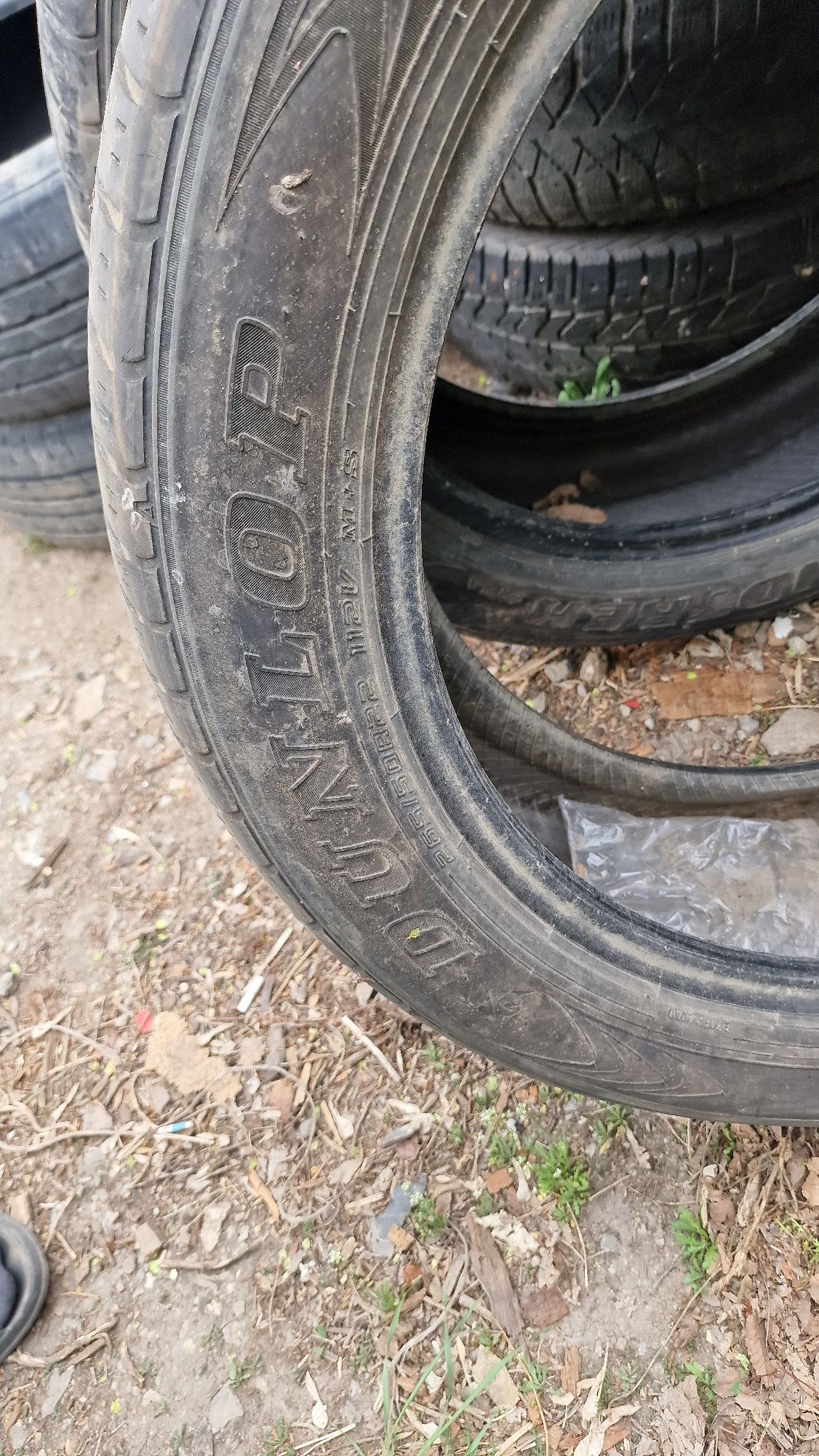 Продам 2 шины  DUNLOP R22