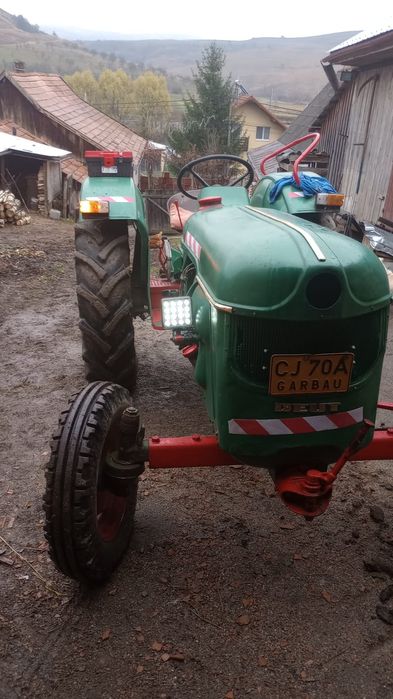 Vând tractor deutz