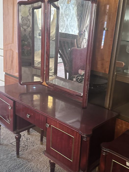 Спальный гарнитур с трюмо и тумбами