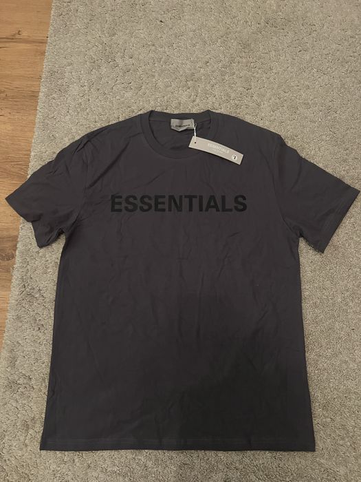 Tricou essentials