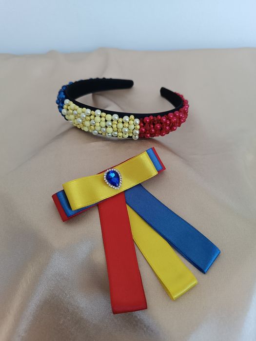 Accesorii lucrate manual in culorile tricolorului