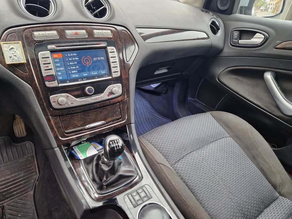 Vând sau schimb Ford Mondeo