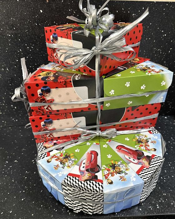 Картонени торти по ваше желание с надпис и топери