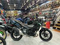Kawasaki Z 500 -0km pret livrare prin EST BIKE Campina