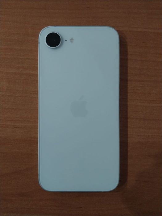 IPhone 16e. 128gb