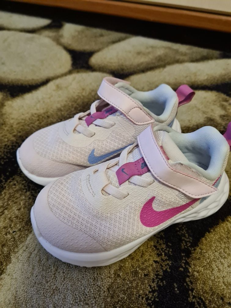 Nike Pantofi sport Revolution 6