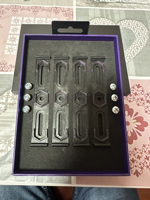 Vând suport număr auto invizibil nou !!!