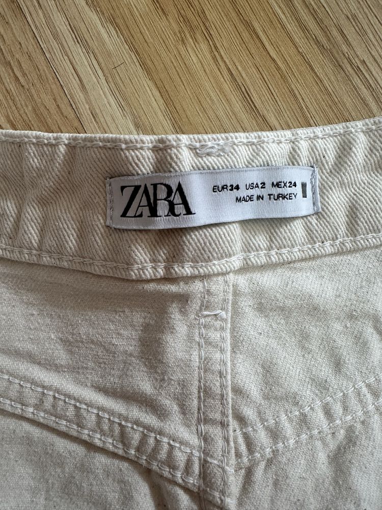Къси панталонки Zara