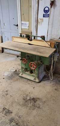 Masina de frezat lemn