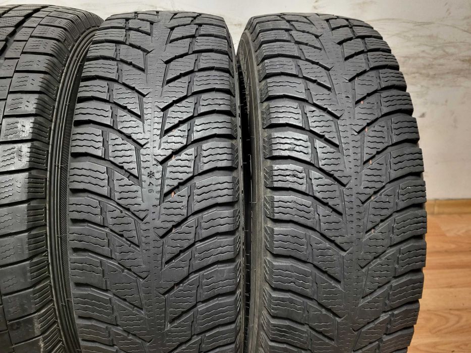 205/75/16 C Nokian / 215/65/16C Falken бус зимни гуми