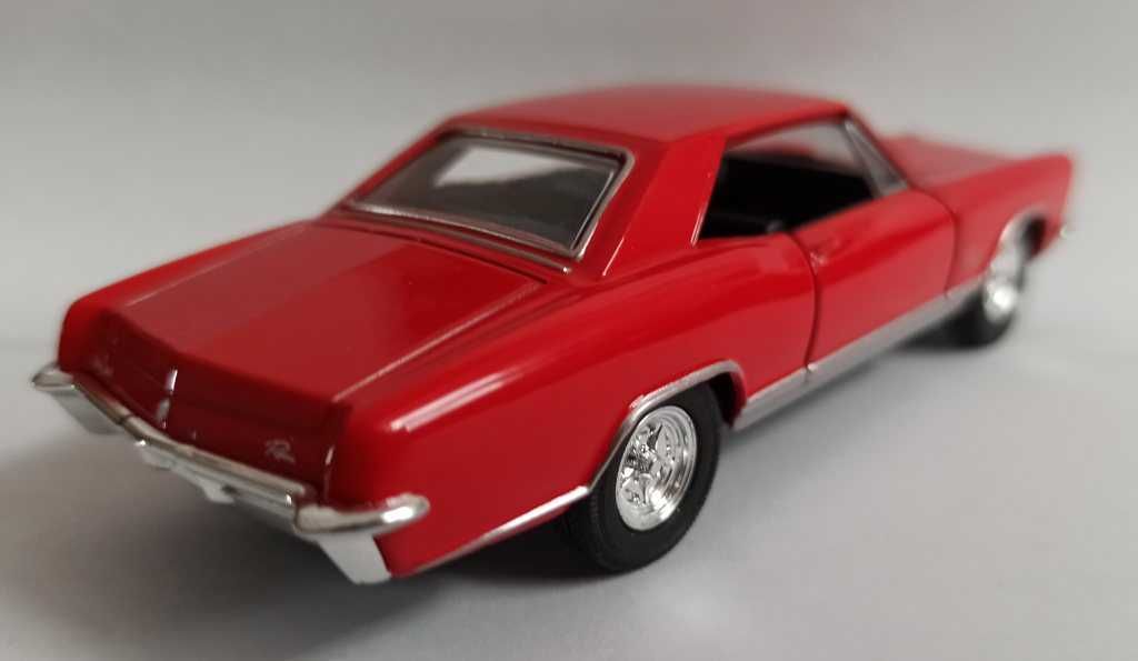 Macheta Buick Riviera Gran Sport 1965 - Welly 1/36